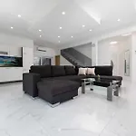 House Veroniq With Pool And Jacuzzi *