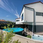 Dom wakacyjny House Veroniq With Pool And Jacuzzi *