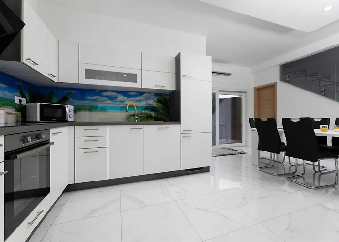 House Veroniq With Pool And Jacuzzi Holiday home *