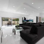 House Veroniq With Pool And Jacuzzi