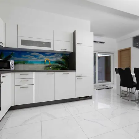 House Veroniq With Pool And Jacuzzi Дом отдыха *