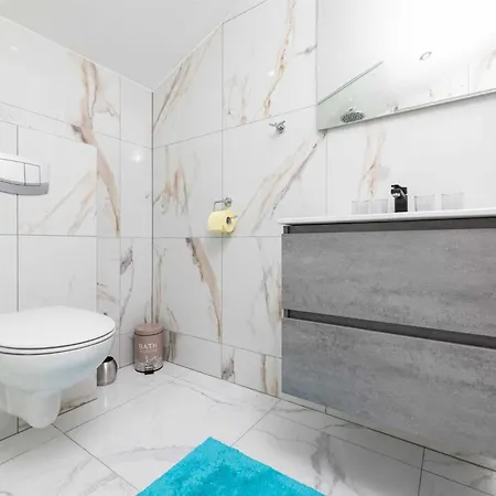 House Veroniq With Pool And Jacuzzi Дом отдыха Zupanje