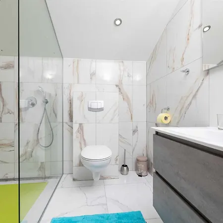 House Veroniq With Pool And Jacuzzi Дом отдыха Zupanje