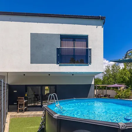Vakantiehuis House Veroniq With Pool And Jacuzzi *
