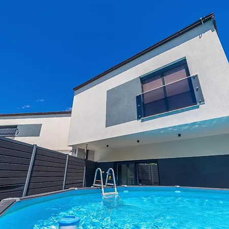 Vakantiehuis House Veroniq With Pool And Jacuzzi Županje