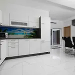 House Veroniq With Pool And Jacuzzi Дом отдыха *